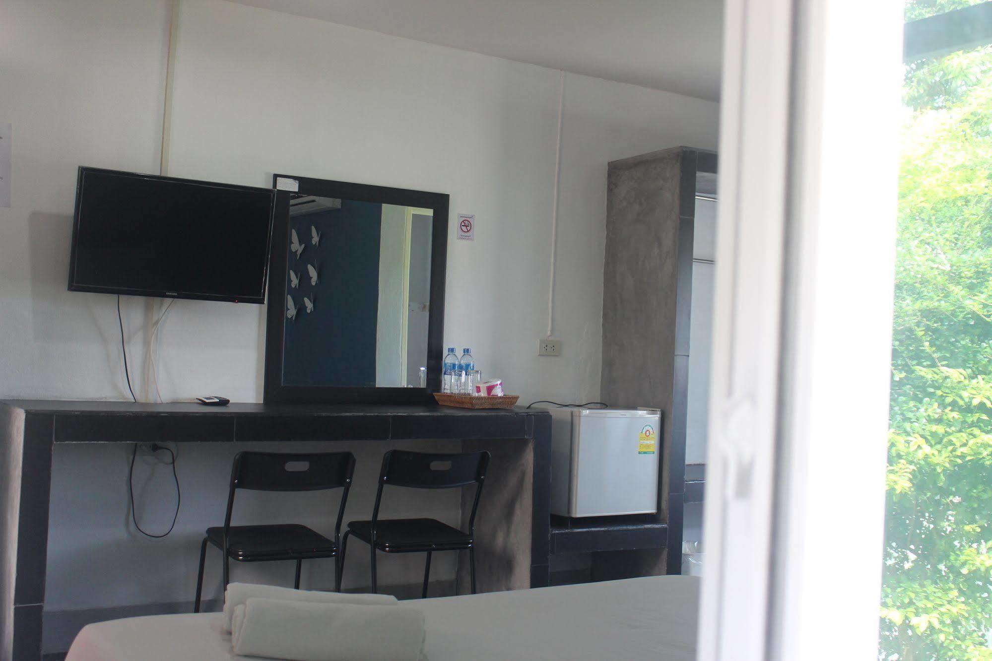 Krabi Nemo House Hostel Ao Nang Buitenkant foto